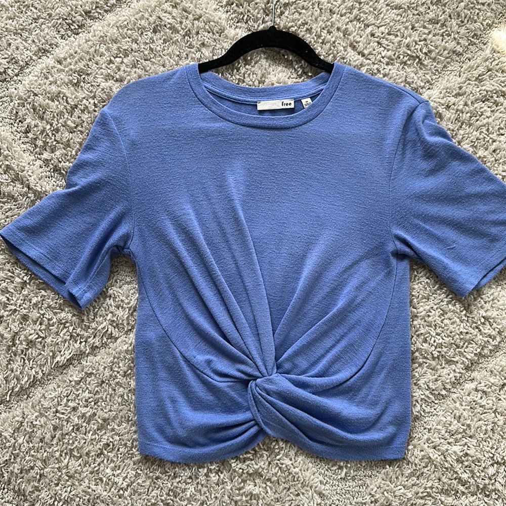 Aritzia - wilfred free short sleeve top
